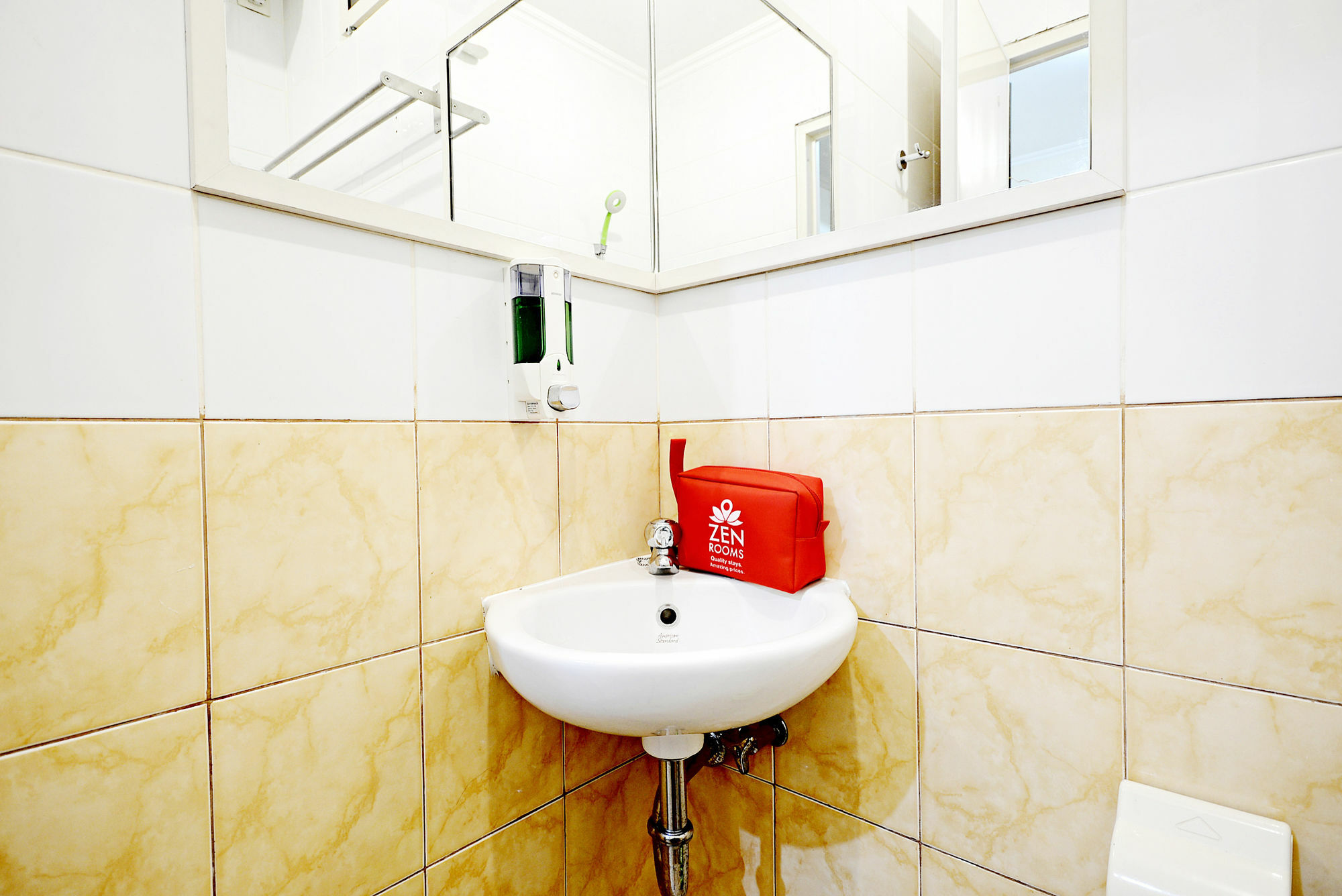 Zen Rooms Cideng Barat Jakarta Ngoại thất bức ảnh
